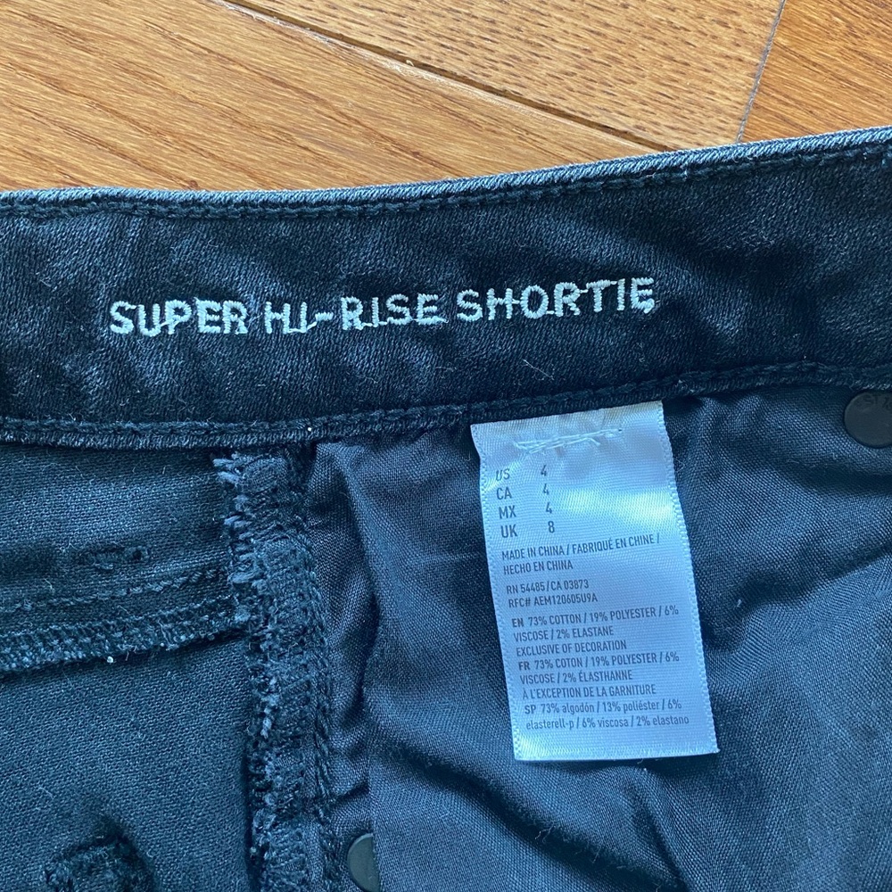 Shorts - Picture 5 of 5